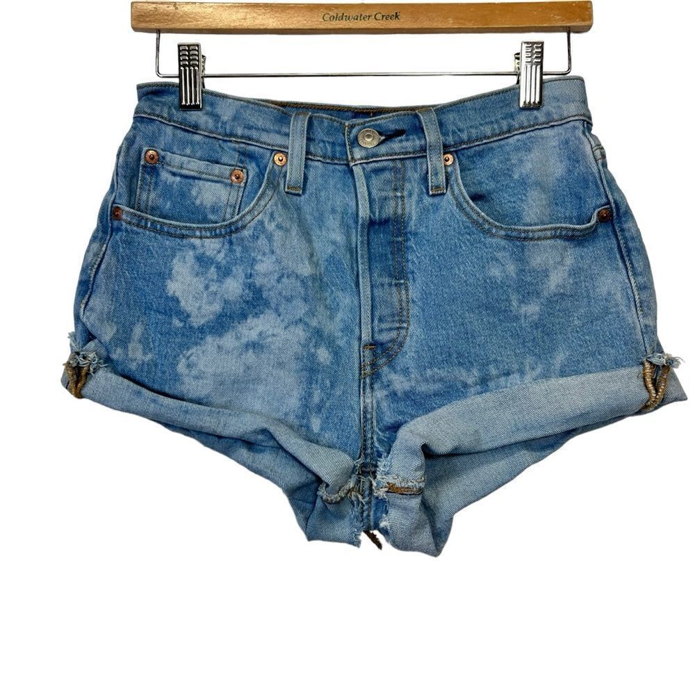 high waisted 5 button LEVI 501 red tab Jean shorts size 26‎